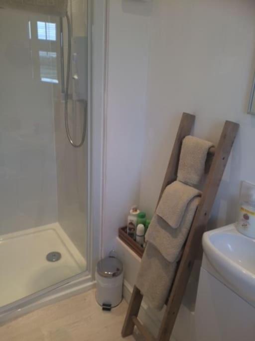 Cotswold Edge Guest Suite With Broadway Hill View Badsey Bagian luar foto